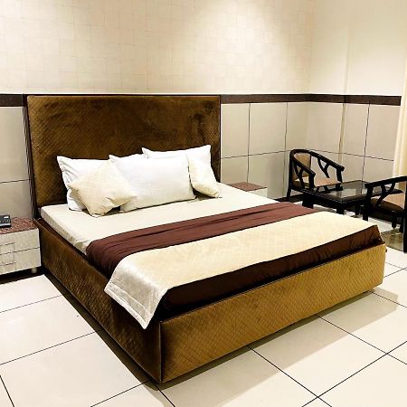 Primrose Hotel And Restaurant Sonipat Esterno foto