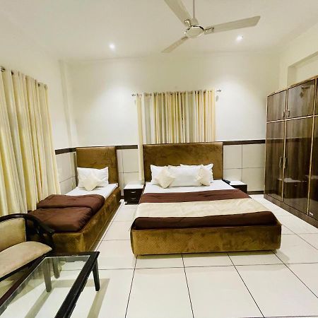 Primrose Hotel And Restaurant Sonipat Esterno foto