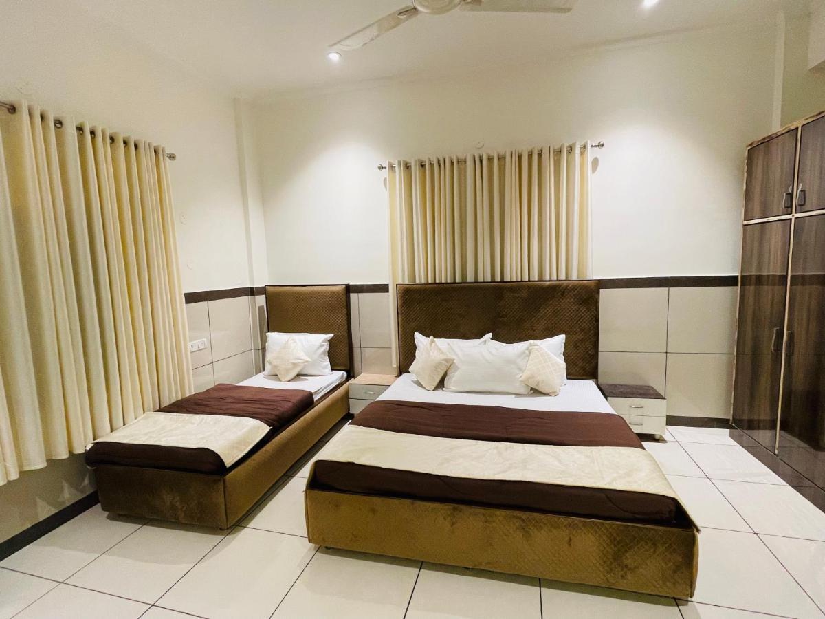 Primrose Hotel And Restaurant Sonipat Esterno foto